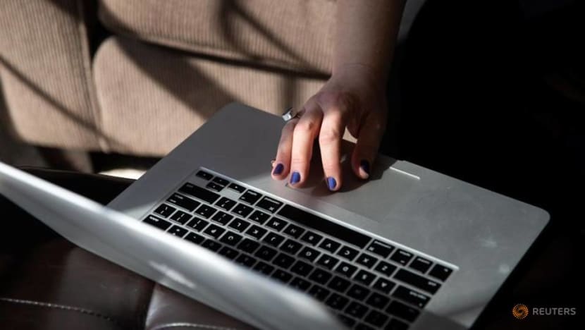 Pushed out by pandemic, women struggle to regain footing in US job market Pushed out by pandemic, women struggle to regain footing in US job market
