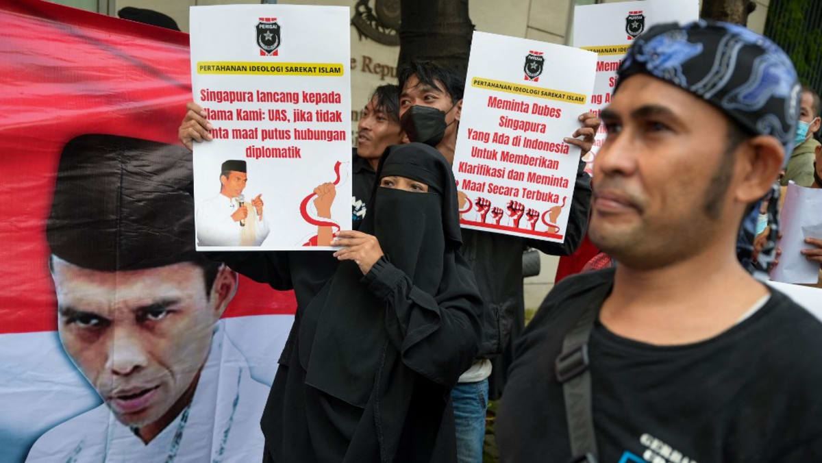 Protes di Kedutaan Besar Singapura di Jakarta, Konsulat Jenderal di Medan atas keputusan menolak masuknya pengkhotbah