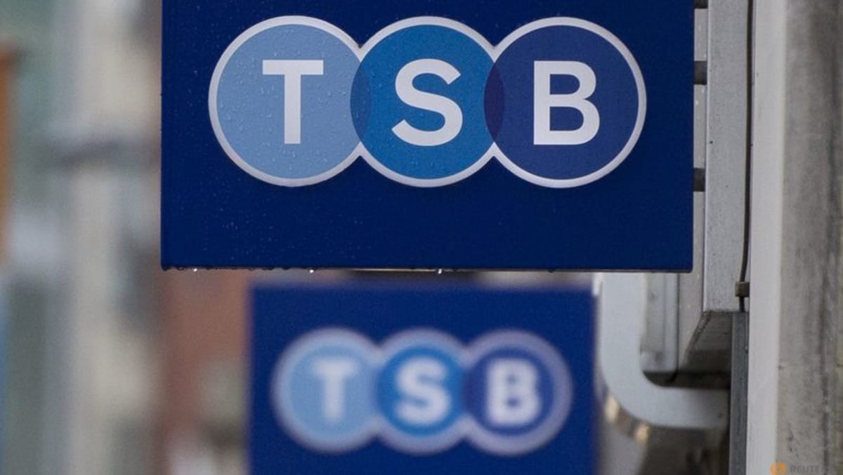 Bank Inggris TSB mendenda 48,7 juta pound karena kegagalan migrasi TI