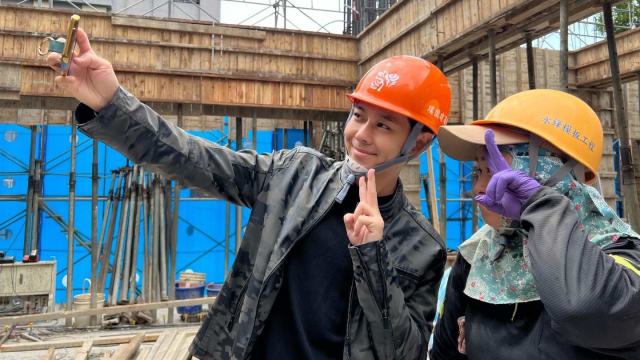 林志颖亲切巡工地　受伤右手康复情况曝光