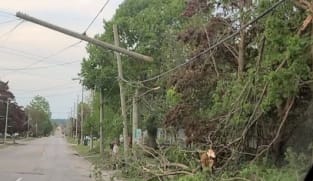 Storms kill at least 8 in Canada, leave half a million without power