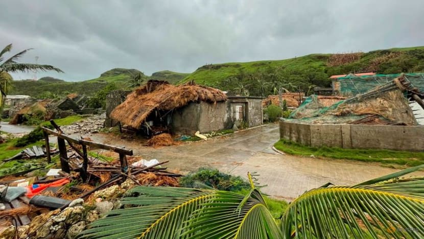 Strong typhoon cuts power, causes flooding in northern Philippines Strong typhoon cuts power, causes flooding in northern Philippines