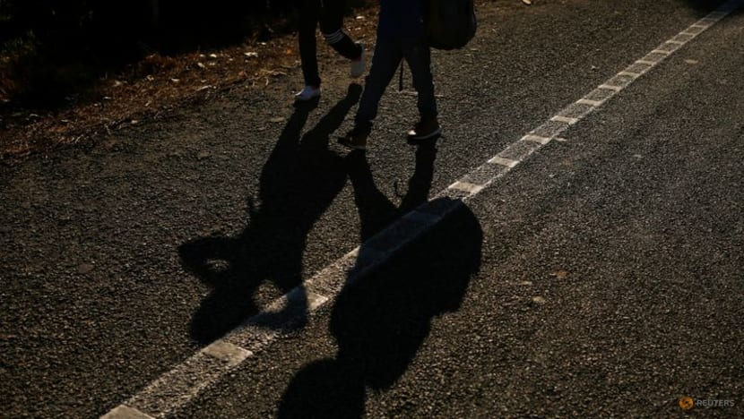 'We need to work': Hundreds of migrants form new US-bound caravan in Mexico 'We need to work': Hundreds of migrants form new US-bound caravan in Mexico