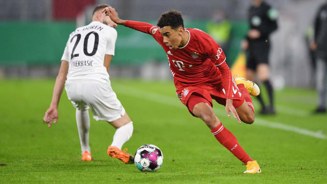 德国杯足球赛：拜仁慕尼黑以3比0轻取迪伦