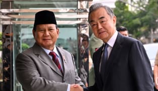 China's Wang Yi meets Jokowi, Indonesian president-elect Prabowo