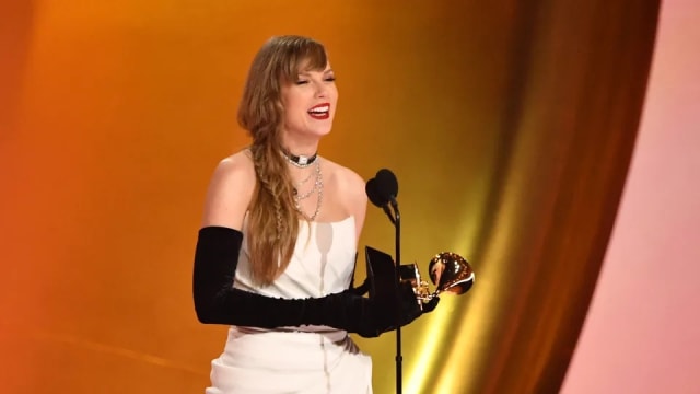 葛莱美得奖名单出炉！Taylor Swift领奖时公开“瞒了2年的秘密”