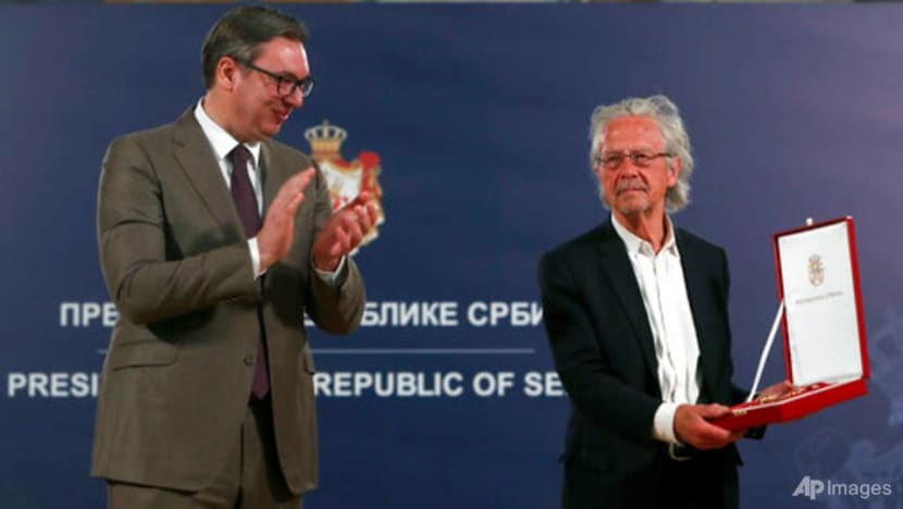 Serbia gives award to 2019 Nobel Literature winner Handke Serbia gives award to 2019 Nobel Literature winner Handke