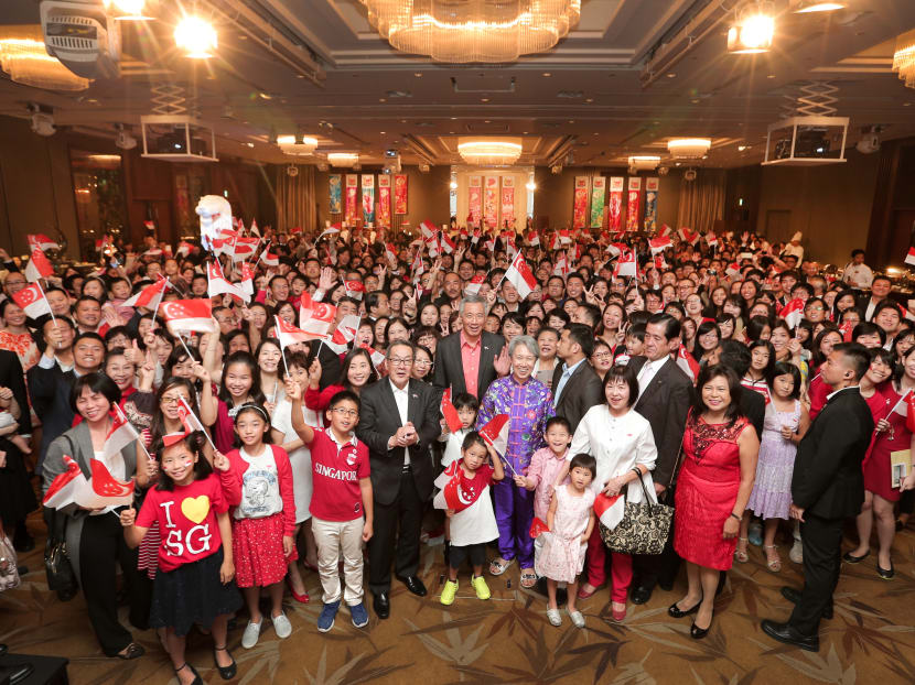 PM Lee Hsien Loong with Singaporeans at a National Day reception in Tokyo on Sept 27. Photo: Ministry of Communications and Information
