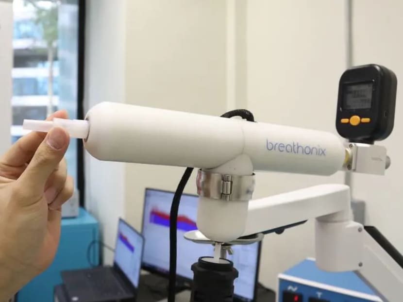 Dr Jia Zhunan founded Breathonix with chief operating officer Mr Du Fang in 2019. The company is supported by the NUS Graduate Research Innovation Programme which focuses on nurturing deep technology start-ups founded by graduate students and research staff.
