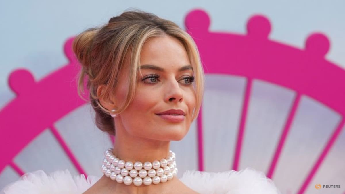 Margot Robbie and Colin Farrell to star in A Big Bold Beautiful Journey ...