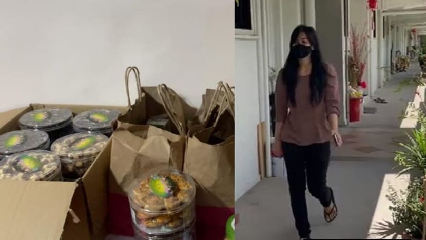 Secara solo Myzah Amat 'selamatkan' 300 botol kuih Hari Raya daripada 'terbuang' Secara solo Myzah Amat 'selamatkan' 300 botol kuih Hari Raya daripada 'terbuang'