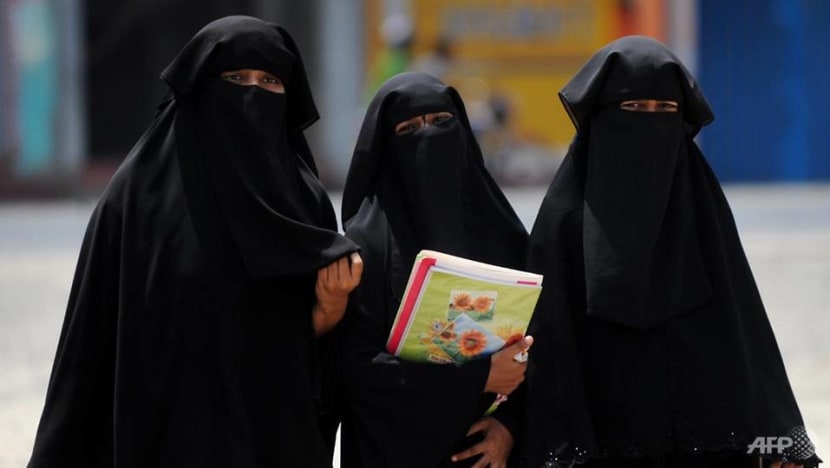 Sri Lanka bans face covering after attacks Sri Lanka bans face covering after attacks