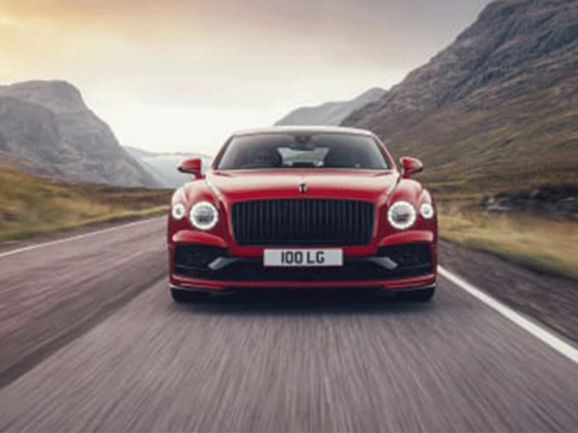The Bentley Flying Spur V8 is an impossibly elegant limousine that’s also a turbocharged powerhouse The Bentley Flying Spur V8 is an impossibly elegant limousine that’s also a turbocharged powerhouse