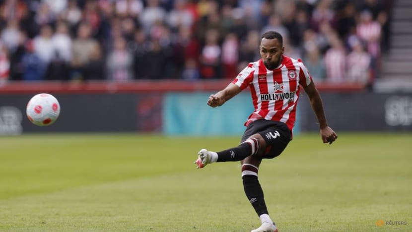 Everton helping police identify fans accused of abusing Brentford duo's families Everton helping police identify fans accused of abusing Brentford duo's families