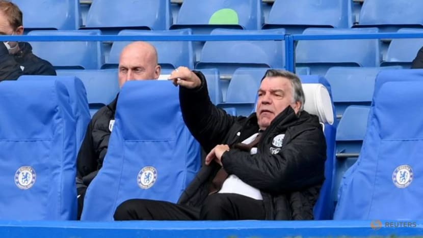 Soccer-Chelsea win keeps West Brom alive in top-flight survival fight: Allardyce Soccer-Chelsea win keeps West Brom alive in top-flight survival fight: Allardyce