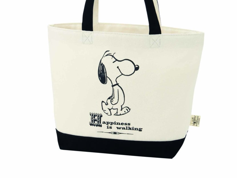 Uniqlo snoopy sales tote bag