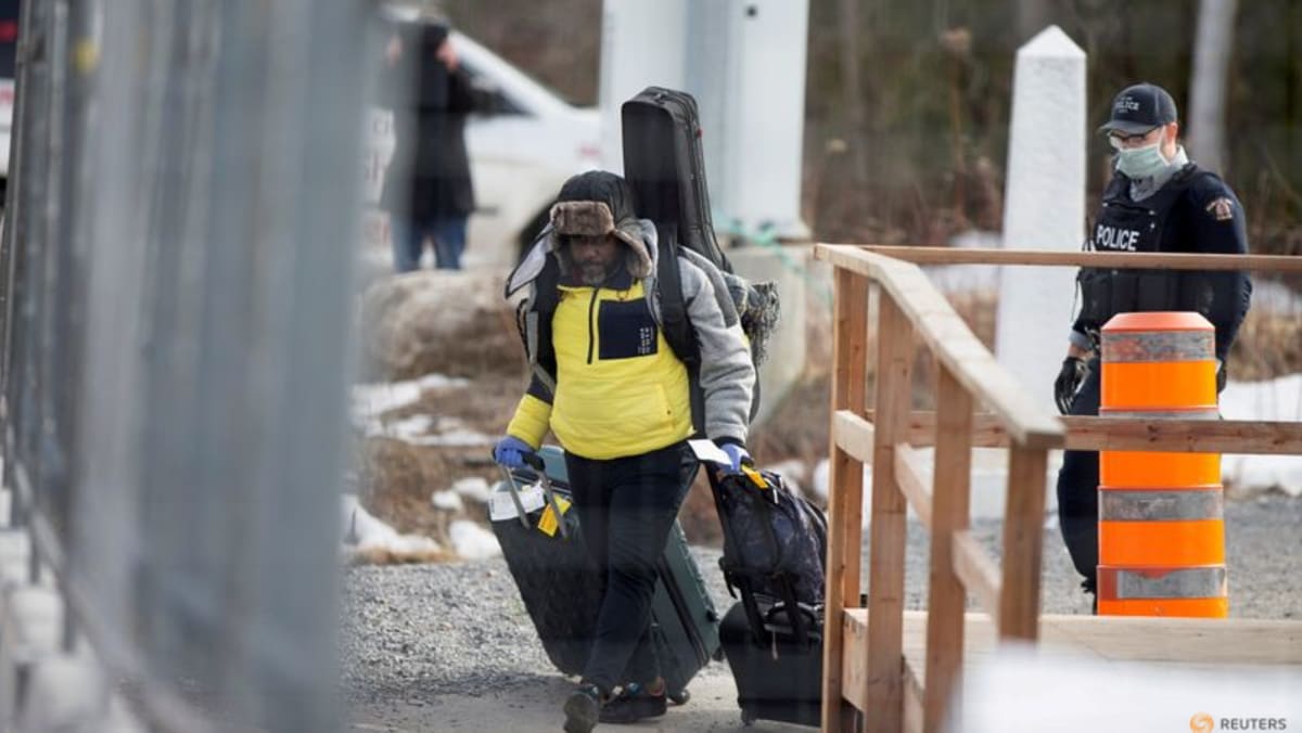 Kanada mengakhiri kebijakan COVID-19 yang memulangkan pencari suaka di antara penyeberangan perbatasan
