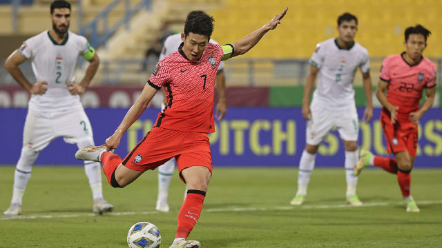 世界杯亚洲区外围赛：伊朗韩国积分榜上领先对手