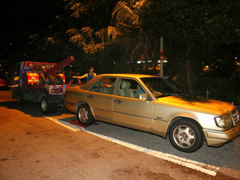 Cars stalled, commuters stranded as flash floods hit eastern S’pore Cars stalled, commuters stranded as flash floods hit eastern S’pore