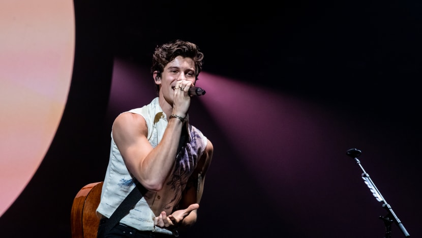 He’s Taken, But Shawn Mendes Shows That He’s The Perfect Candidate For The Bachelor Anyway At His 2nd Concert In S’pore 