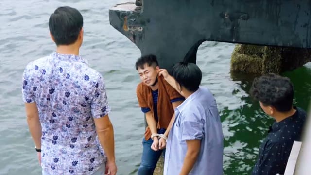 迷网（第17集）：世轩悬崖勒马