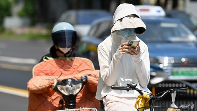 Shanghai records hottest May day in 100 years
