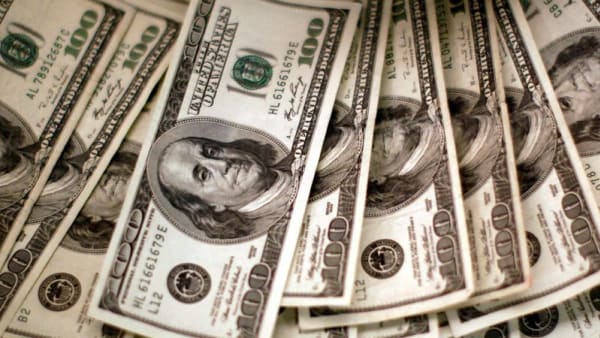 Dollar sees first yearly loss since 2020 - Vimarsana News
