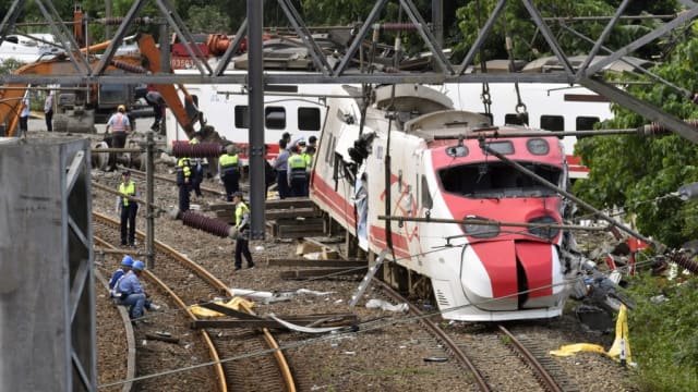 台铁脱轨至18人死 涉事司机被判监4年6个月