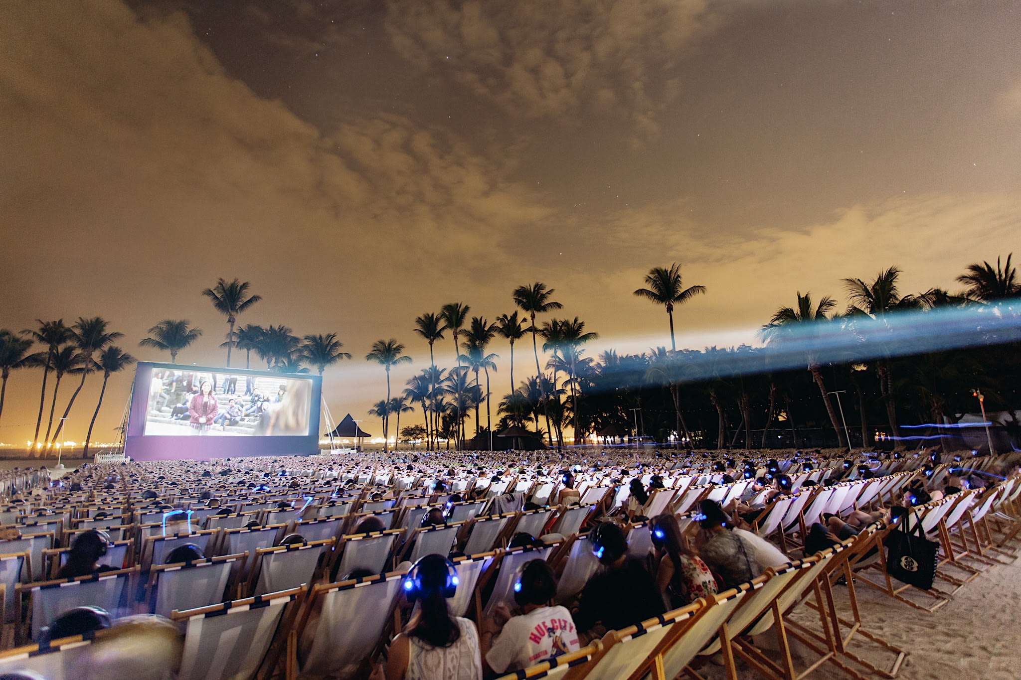 Watch Movies At The Beach At This Outdoor Cinema Festival That’s Back After 2 Years Watch Movies At The Beach At This Outdoor Cinema Festival That’s Back After 2 Years