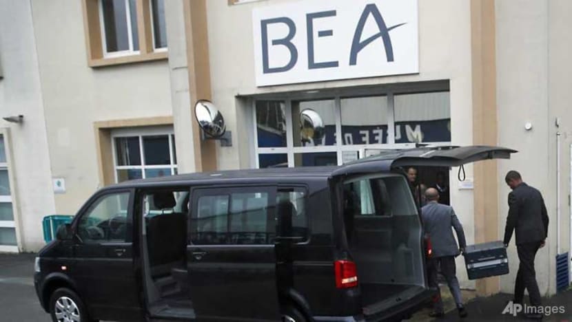France probes Boeing black boxes as jets grounded worldwide France probes Boeing black boxes as jets grounded worldwide