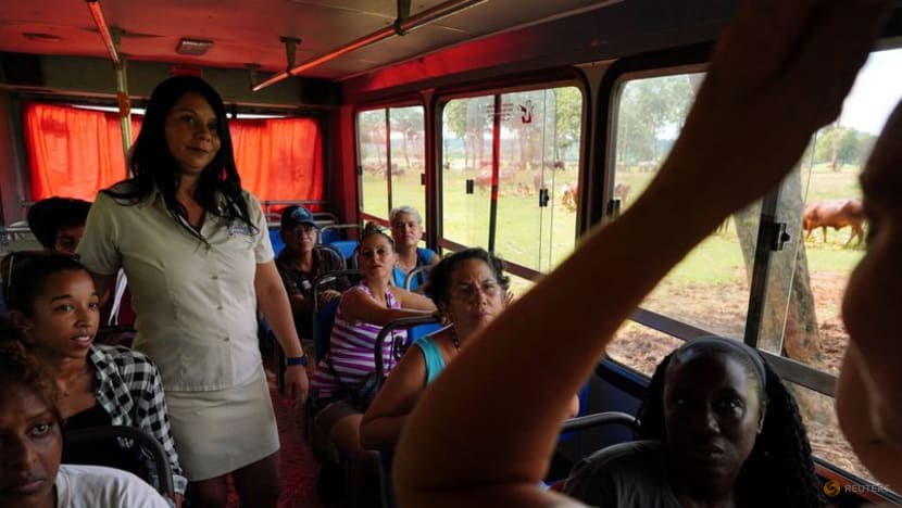 Cuban zoo helps deaf visitors experience the wild Cuban zoo helps deaf visitors experience the wild