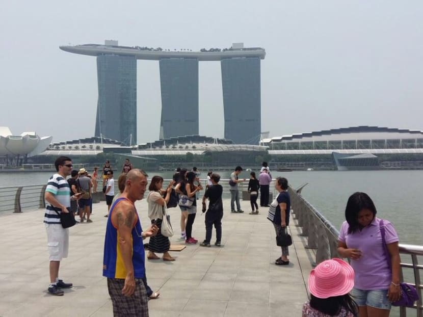 Air quality enters unhealthy levels as 3-hour PSI breaches 100