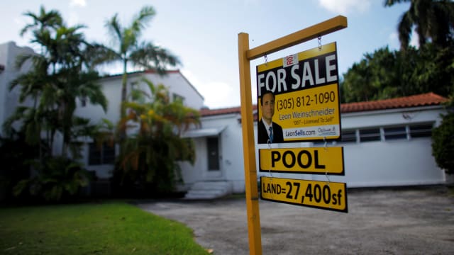 美国二手房屋销量止跌回升 房价中位数攀升逾23%