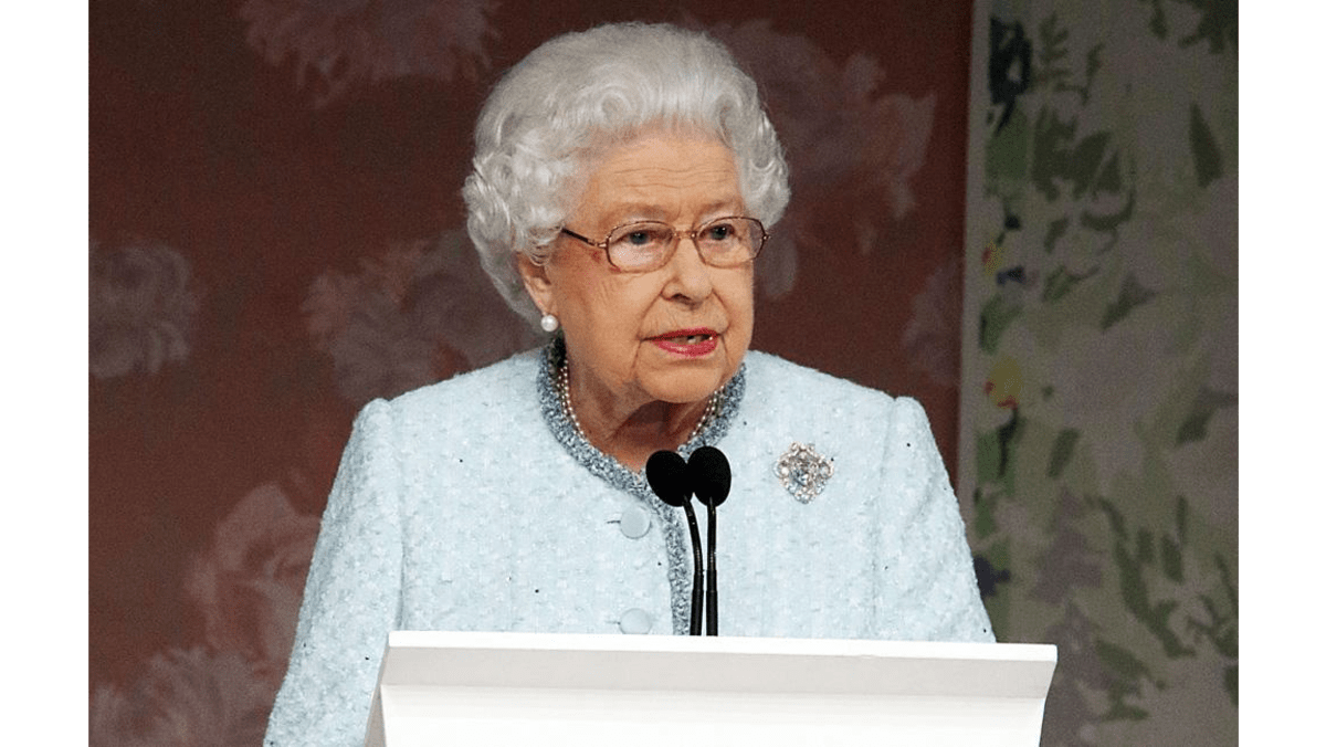 Queen Elizabeth gifts all her staff Tesco Christmas pudding 8 Days