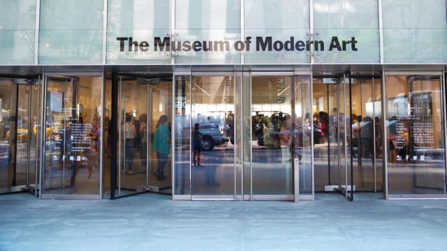因无法进入美国现代艺术博物馆 男子激动刺伤两女子