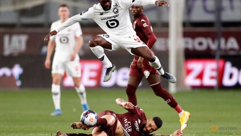 Turkish duo helps Lille open six-point lead in Ligue 1 Turkish duo helps Lille open six-point lead in Ligue 1
