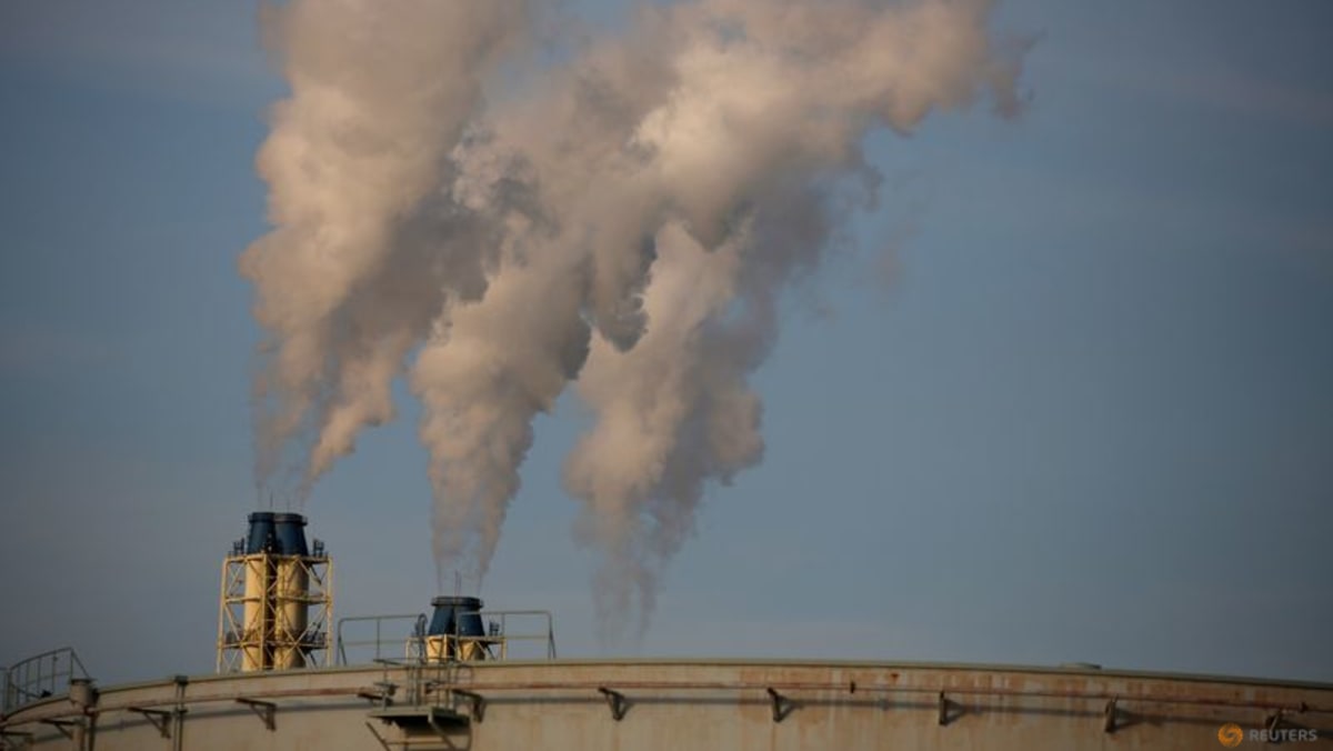 Asia refiners expect Saudi Arabia to cut August crude prices - Vimarsana News