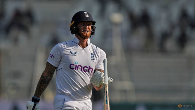 England all out for 275, Pakistan chase 355 England all out for 275, Pakistan chase 355