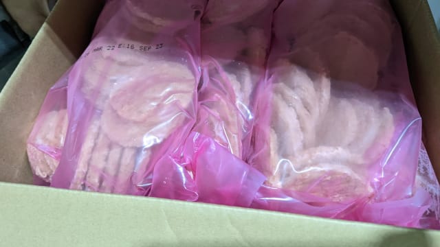 逃避检查并销毁冷冻鸡肉饼 进口商被罚款4万元