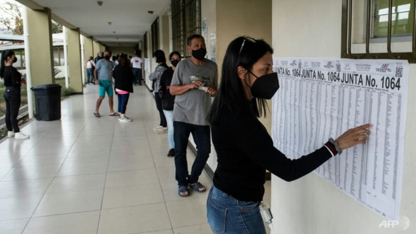 Costa Ricans choose among 25 presidential candidates Costa Ricans choose among 25 presidential candidates