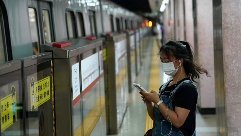 China smartphone shipments slid 11% in Q3, research firm says China smartphone shipments slid 11% in Q3, research firm says