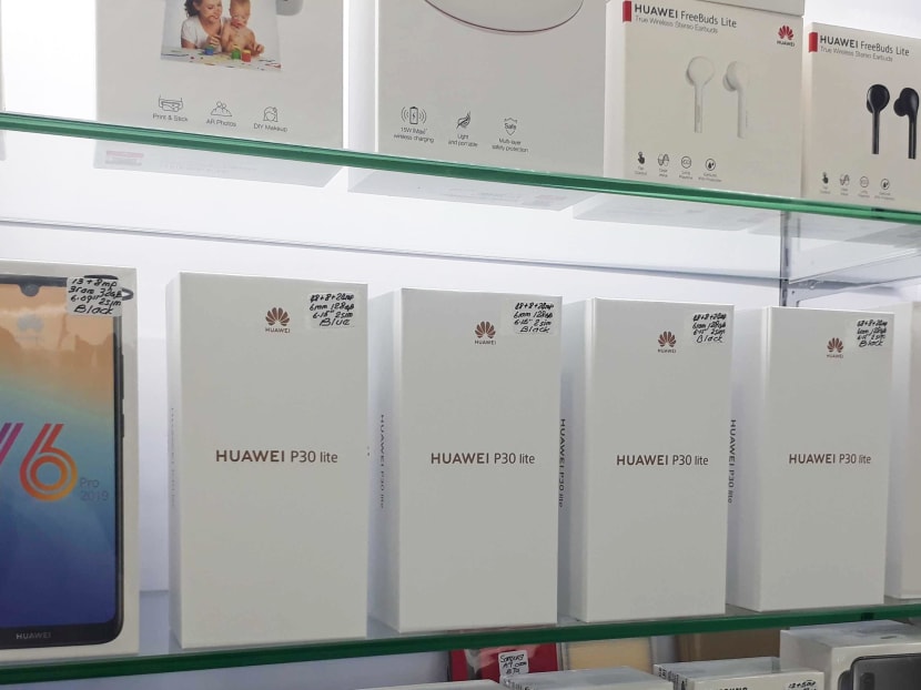 Without concrete answers from Huawei, two telcos in Singapore have been urging those using Huawei phones to wait for updates from the manufacturer. Without concrete answers from Huawei, two telcos in Singapore have been urging those using Huawei phones to wait for updates from the manufacturer.