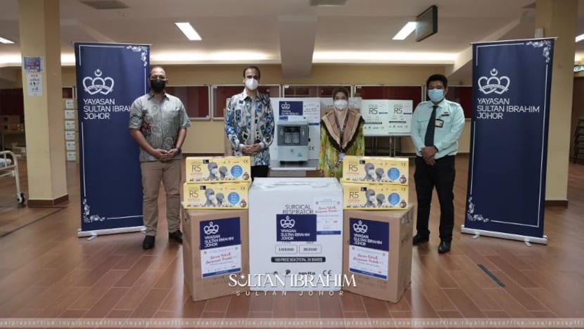Yayasan Sultan Ibrahim Johor dengan kerjasama Humanity Matters, sumbang pemekat oksigen, alat pernafasan bantu hospital tangani COVID-19