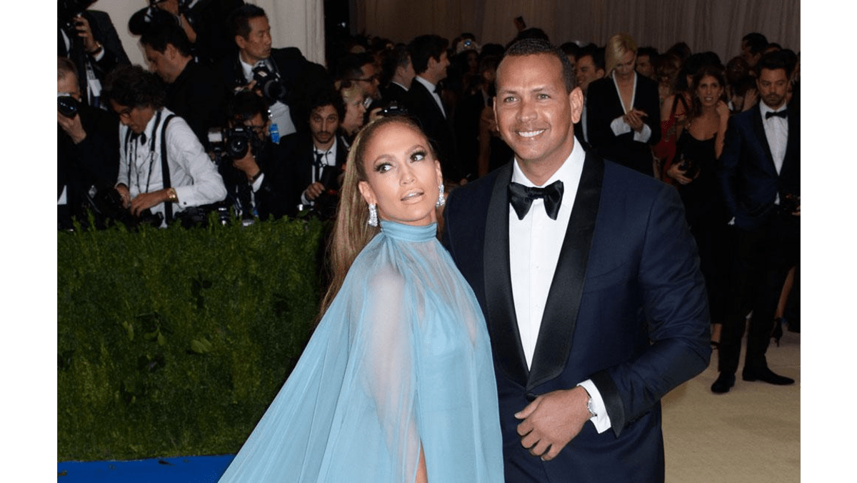 Jennifer Lopez says Alex Rodriguez is 'the best' - 8 Days