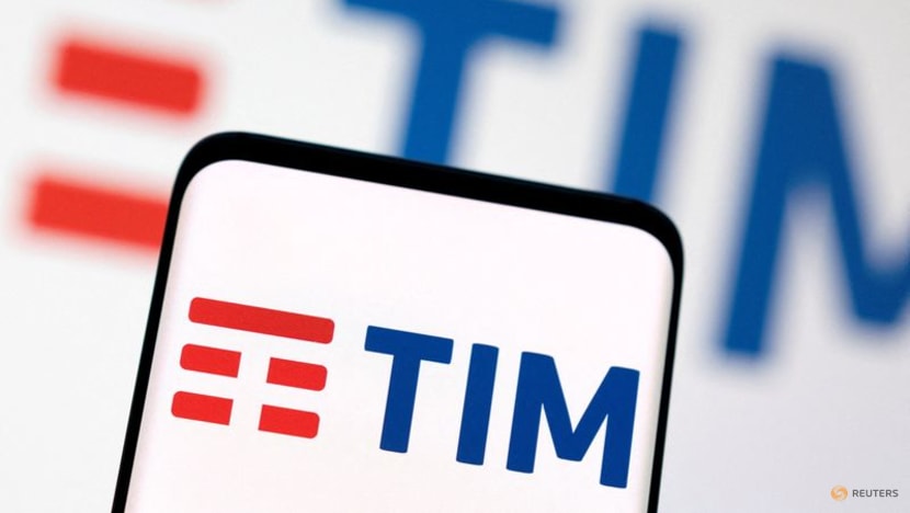 Telecom Italia up after deadline for final grid offer set 