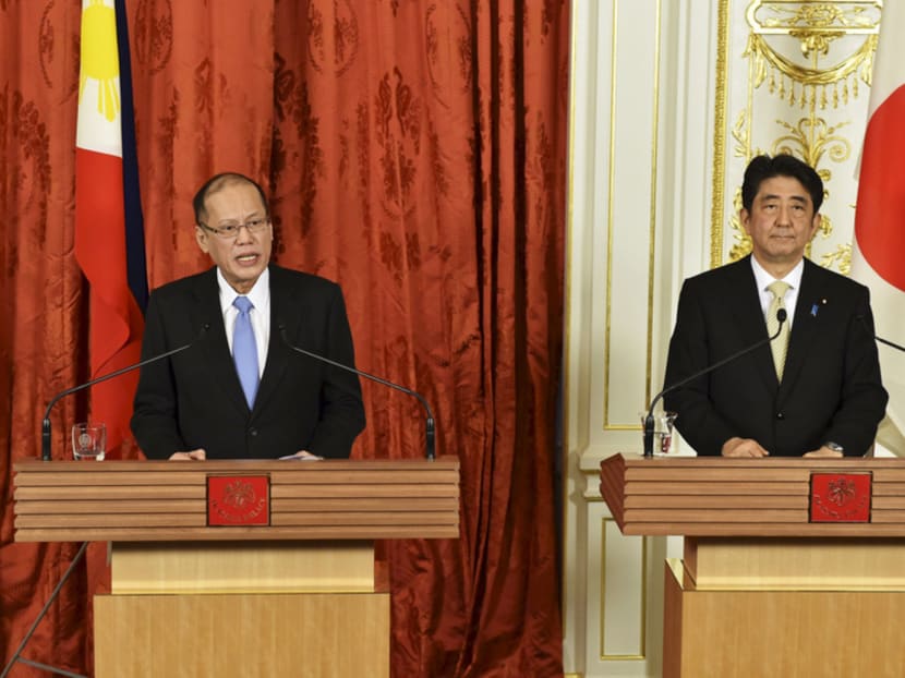 Philippine President Benigno Aquino (left) and Japan’s PM Shinzo Abe will discuss a deal regarding the supply of used Japanese military equipment to Manila. Photo: REUTERS