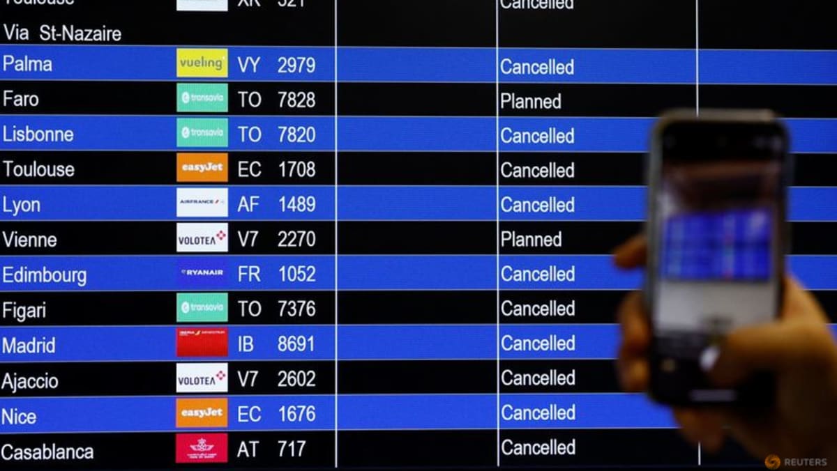 Flights cancelled as French air traffic controllers on strike