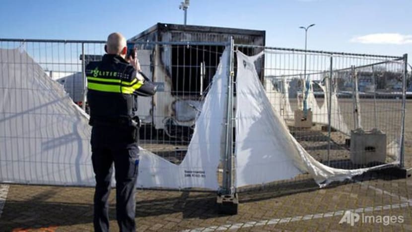 Remaja Belanda berontak, bakar kemudahan ujian COVID-19