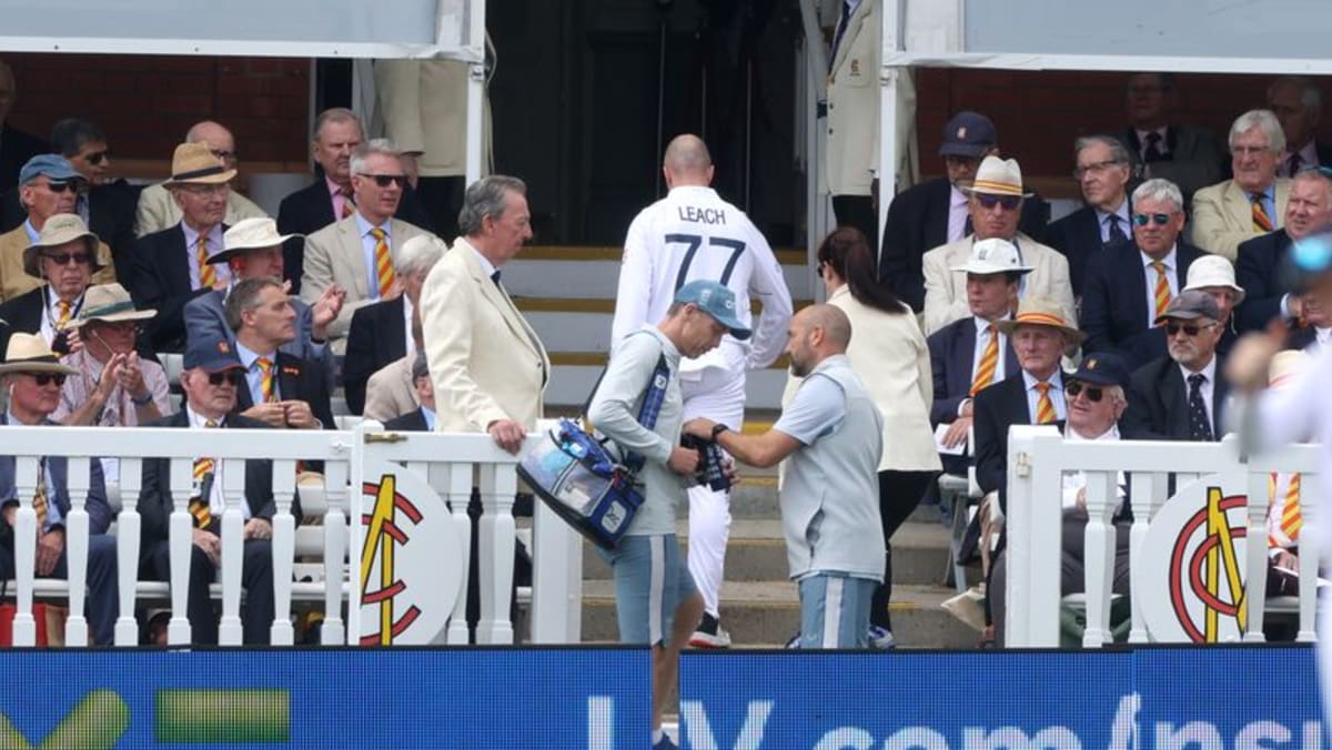 Lord's relaxes dress code for Pavilion as heat rises