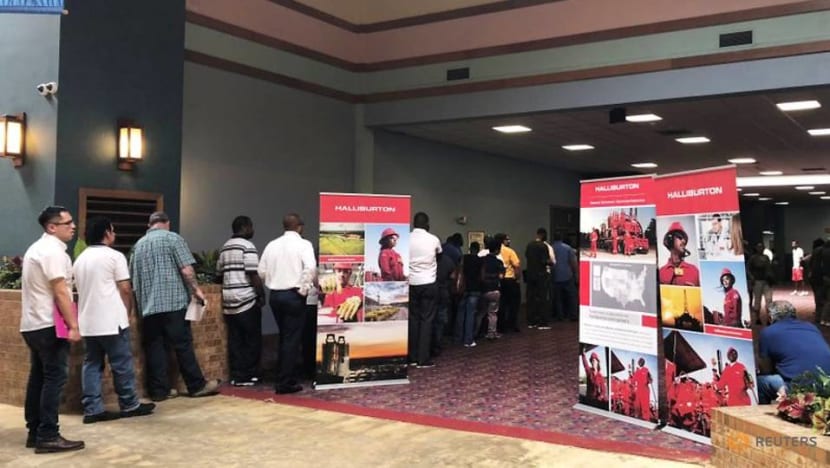 US weekly jobless claims edge down as labor market recovery stalls US weekly jobless claims edge down as labor market recovery stalls